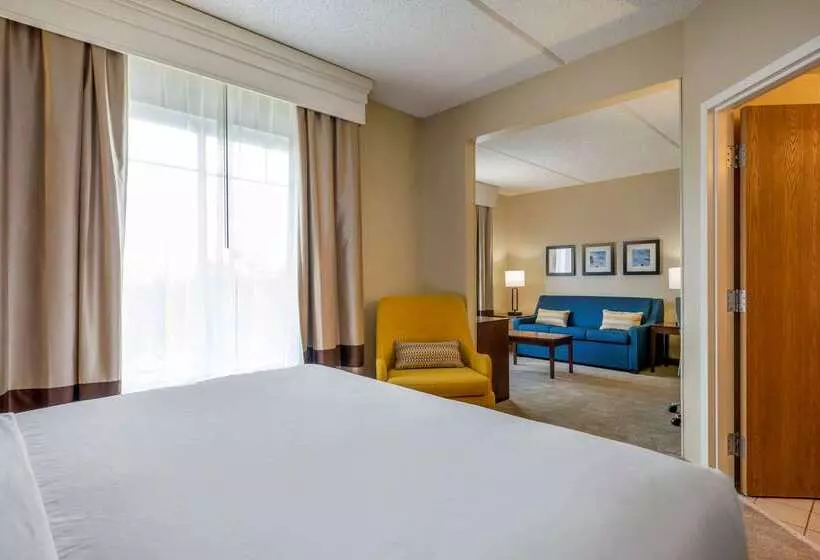 هتل Comfort Suites Near Universal Orlando Resort