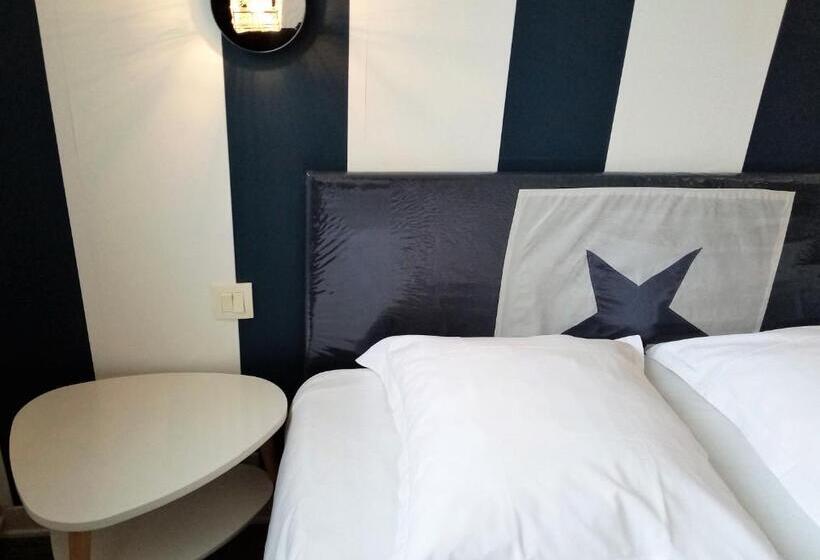 ホテル Hôtel Du Port Et De L Aven