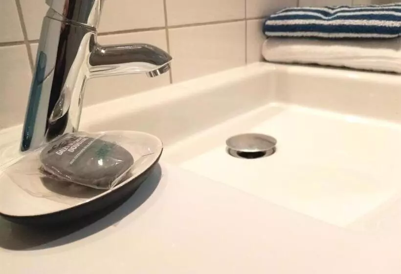 فندق Hôtel Du Port Et De L Aven