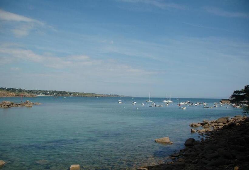 ホテル Hôtel Du Port Et De L Aven