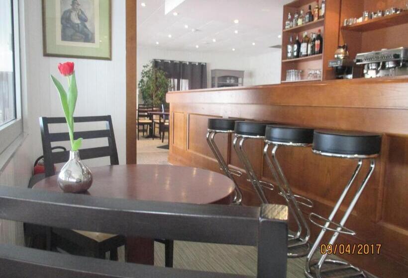 ホテル Hôtel Du Port Et De L Aven