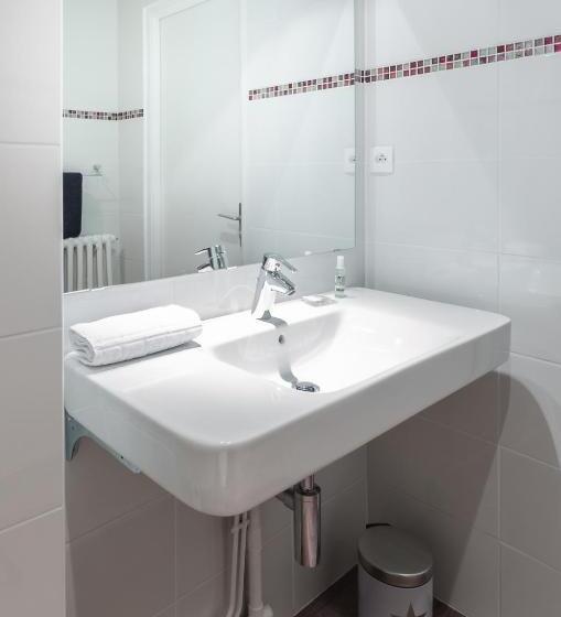 ホテル Hôtel Du Port Et De L Aven