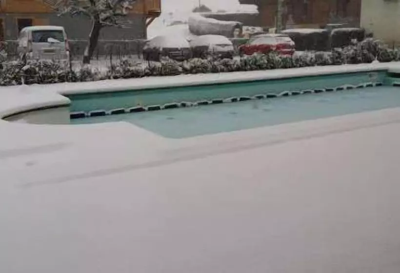 هتل Hôtel Les Fleurs