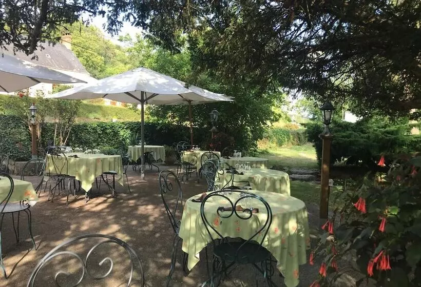 Отель L Auberge Du Port Des Roches