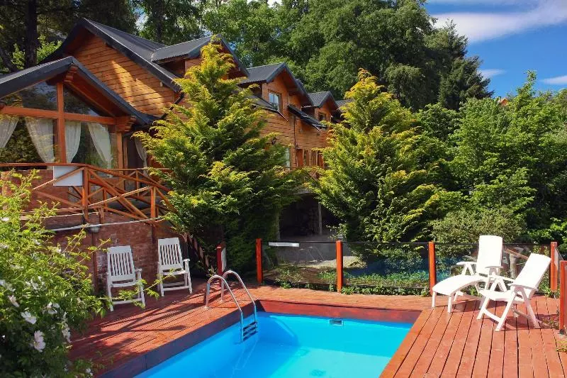 هتل Las Cumbres Apart & Suites