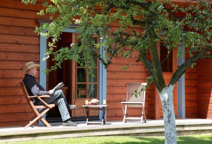 Hotel Logis   Hôtel & Restaurant Les Trois Fontaines