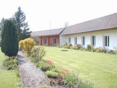 Hotel Logis   Hôtel & Restaurant Les Trois Fontaines