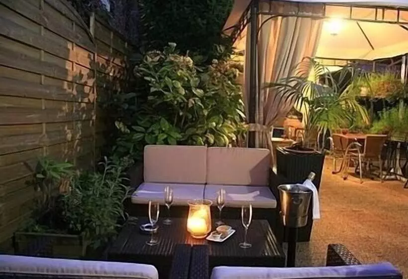 Отель Logis   Hôtel Restaurant L Ecu De France