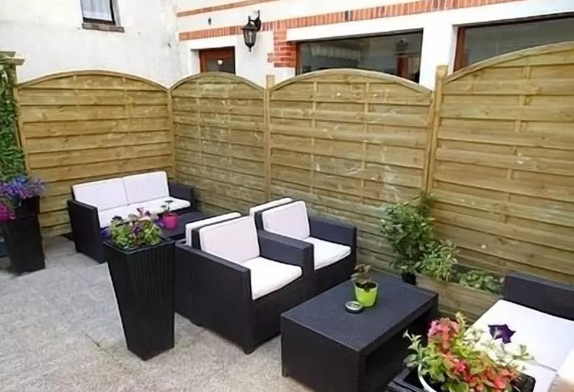 Отель Logis   Hôtel Restaurant L Ecu De France