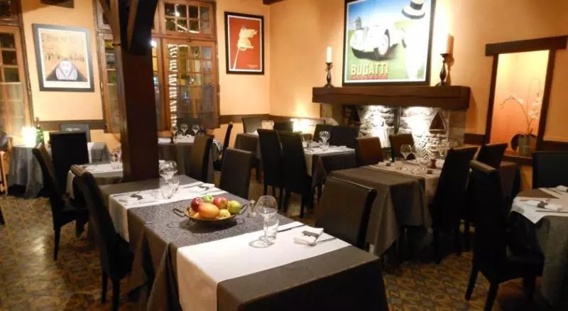 Отель Logis   Hôtel Restaurant L Ecu De France