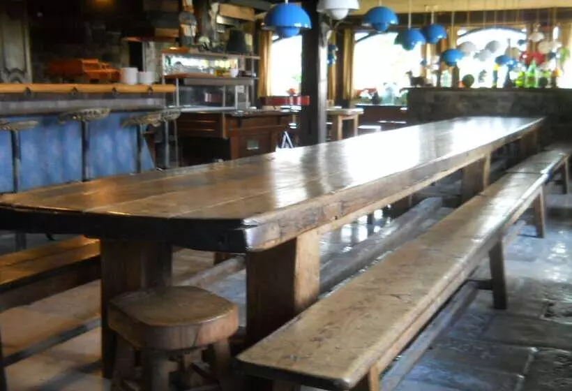 호텔 Logis Hôtel Relais Paris Bale Restaurant La Mangeoire