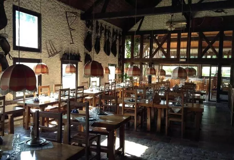 호텔 Logis Hôtel Relais Paris Bale Restaurant La Mangeoire