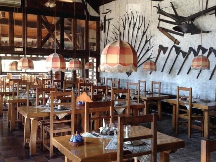 酒店 Logis Hôtel Relais Paris Bale Restaurant La Mangeoire