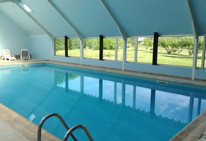 호텔 Logis Hôtel Relais Paris Bale Restaurant La Mangeoire