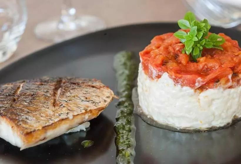 Logis Hotels Les Glycines