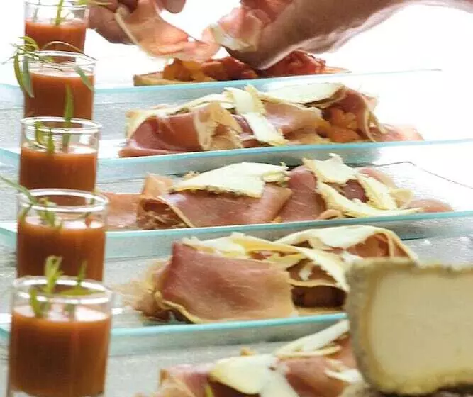 Logis Hotels Les Glycines