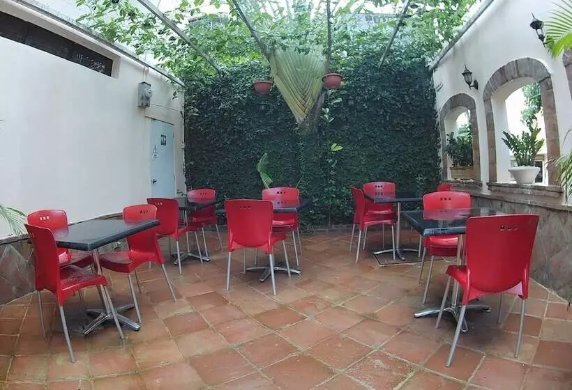 هتل Maison Gautreaux