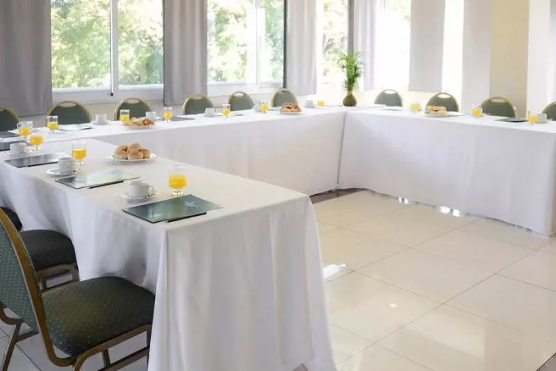 هتل Portal Plaza Suites