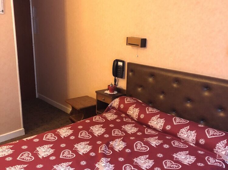 هتل Hôtel Le Perce Neige