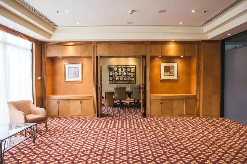 Sheraton Pilar Hotel & Convention Center