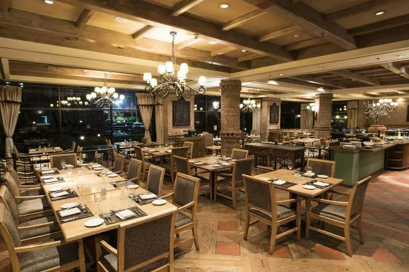 Sheraton Pilar Hotel & Convention Center