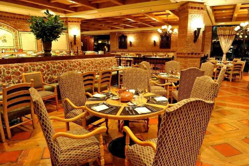 Sheraton Pilar Hotel & Convention Center