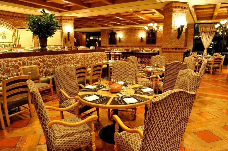 Sheraton Pilar Hotel & Convention Center