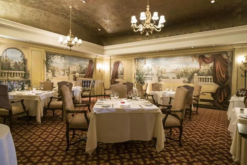 Sheraton Pilar Hotel & Convention Center