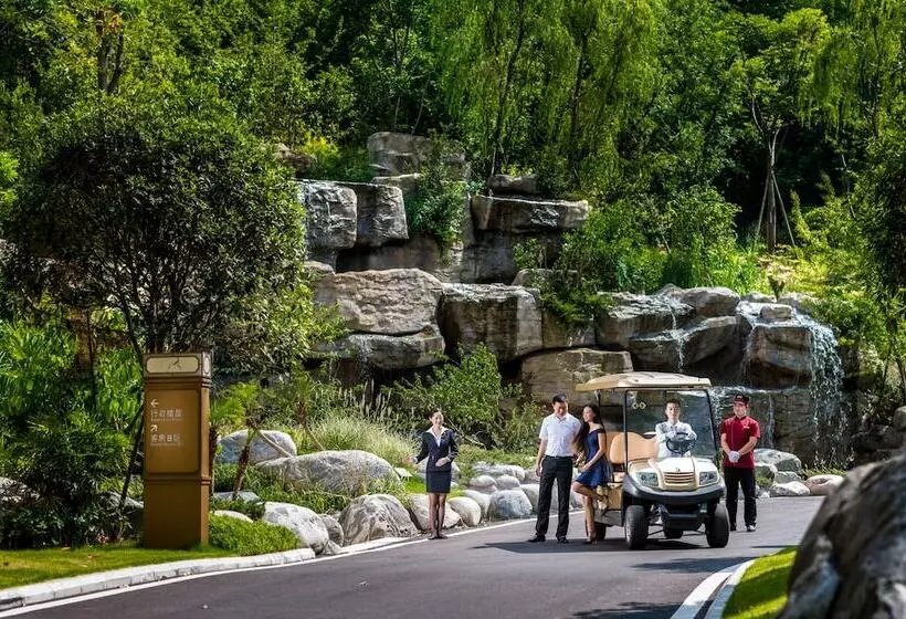 Felton Grand Hotel Bazhong