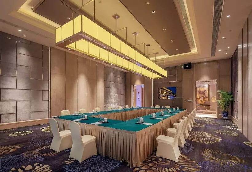 Felton Grand Hotel Bazhong