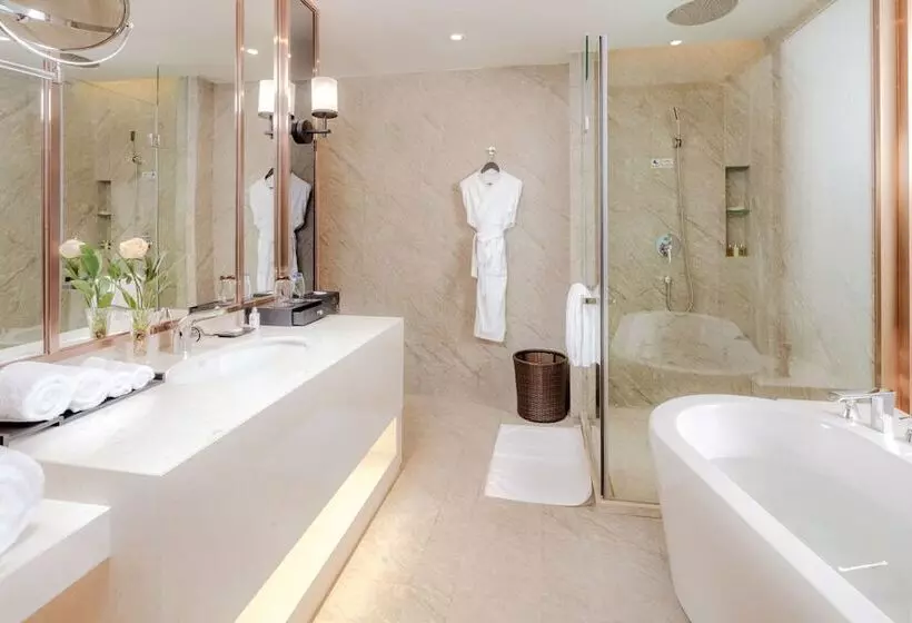 Felton Grand Hotel Bazhong