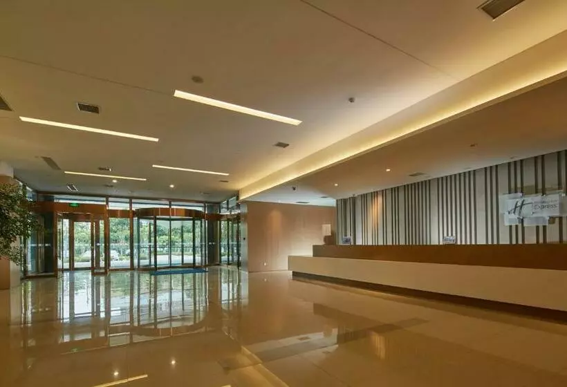 Hotelli Holiday Inn Express Luoyang Yichuan, An Ihg