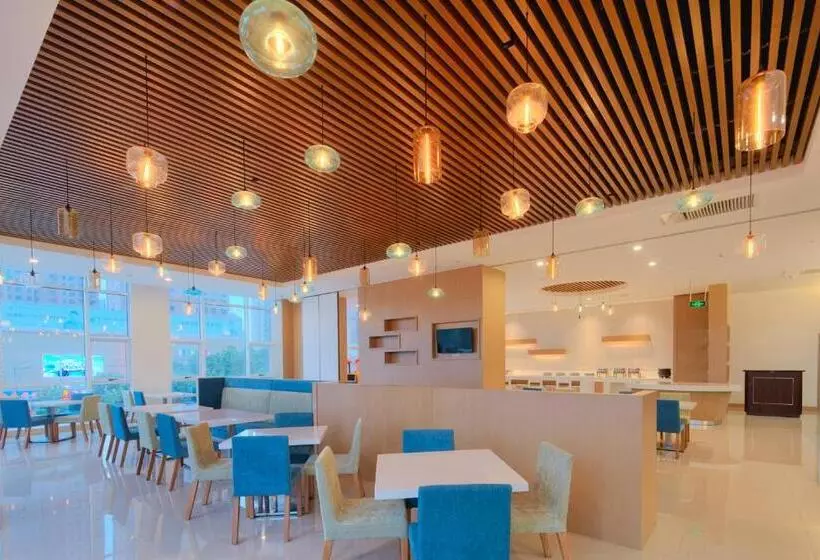 Hotelli Holiday Inn Express Luoyang Yichuan, An Ihg