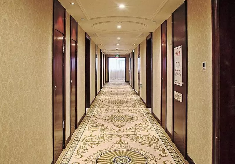 Vienna Hotel Changnan