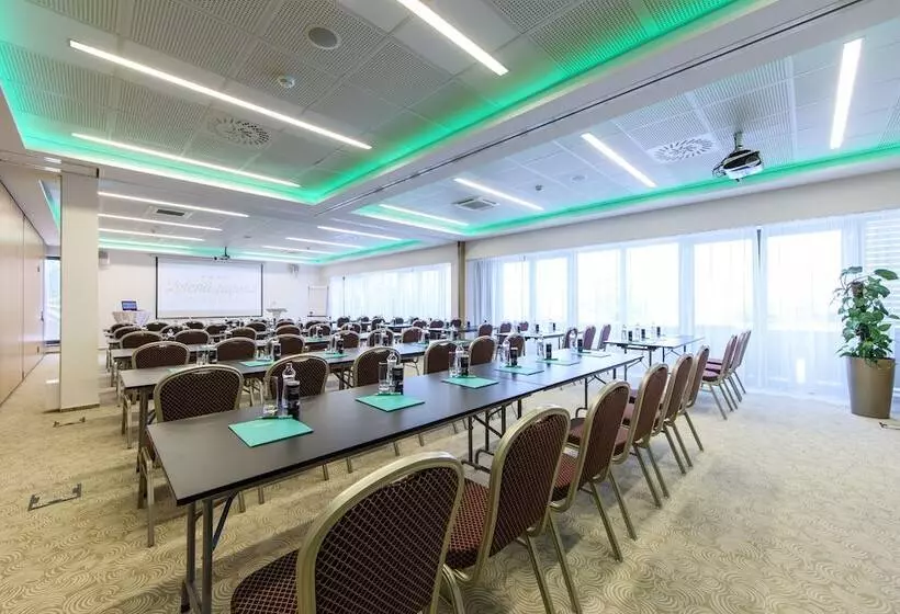 Hotelli Zelena Laguna