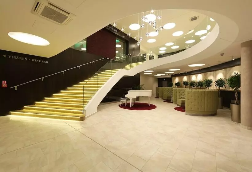 Hotelli Zelena Laguna