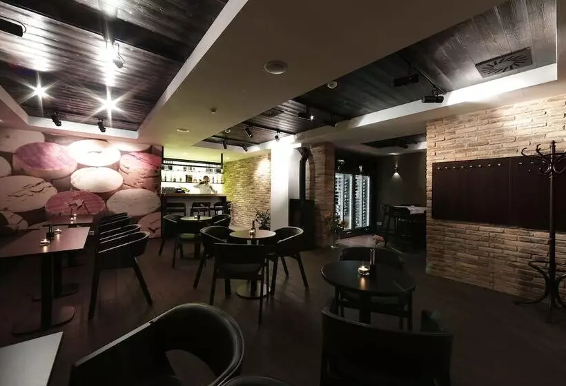 Hotelli Zelena Laguna