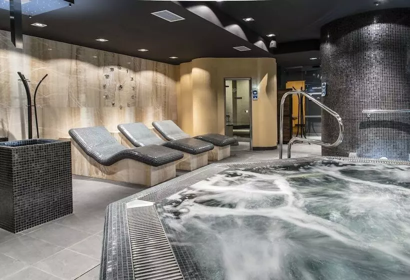 Hotelli Zelena Laguna