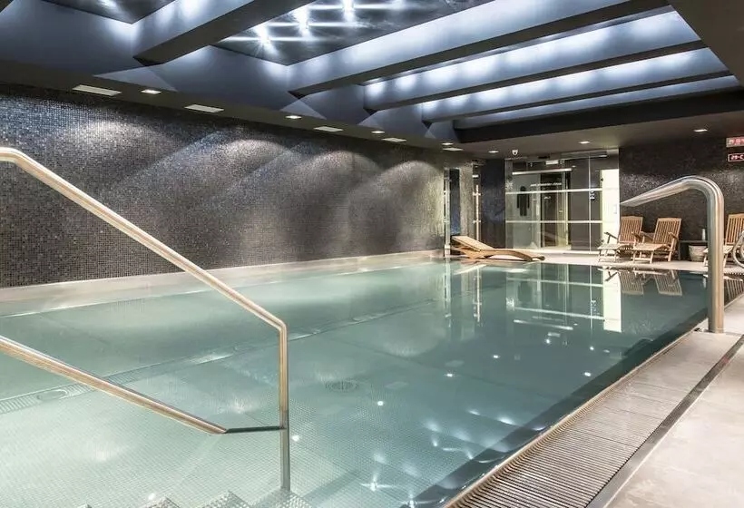 Hotelli Zelena Laguna