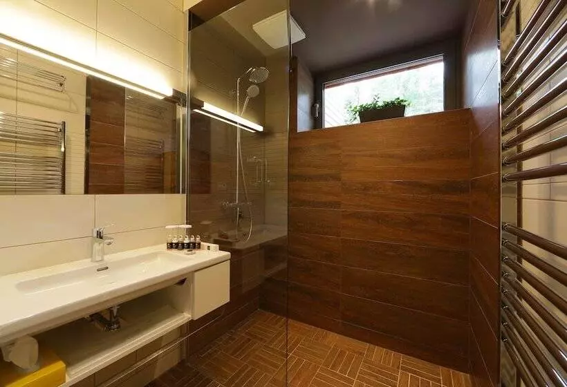 Hotelli Zelena Laguna