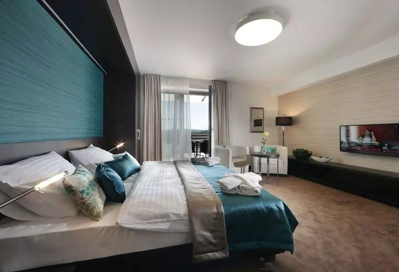 Hotelli Zelena Laguna