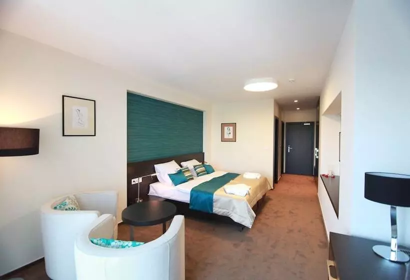 Hotelli Zelena Laguna