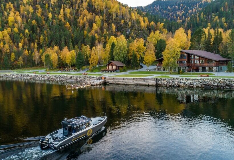 渡假胜地  Altay Village Teletskoe
