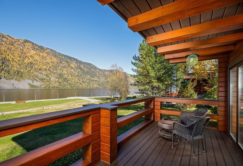 渡假胜地  Altay Village Teletskoe