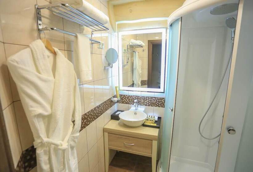 渡假胜地  Altay Village Teletskoe