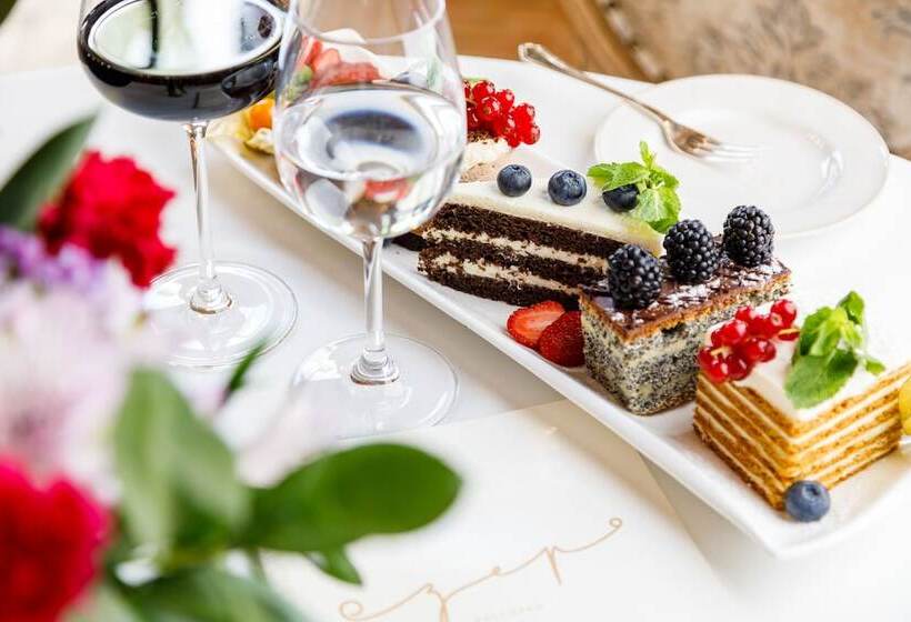 渡假胜地  Altay Village Teletskoe