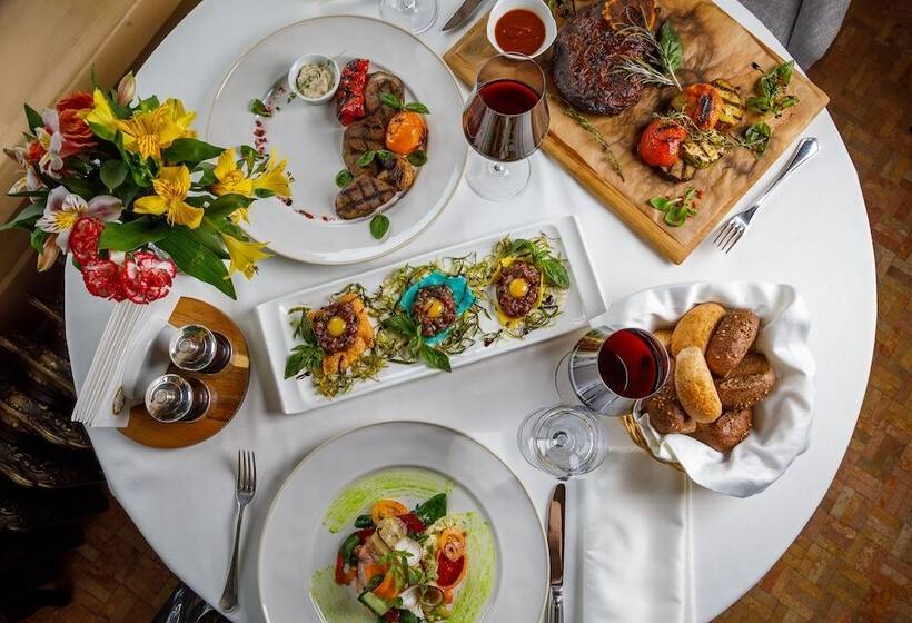 渡假胜地  Altay Village Teletskoe