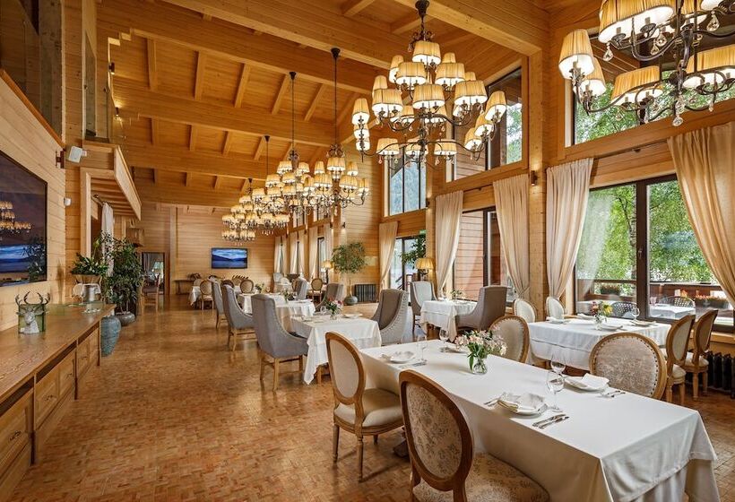 渡假胜地  Altay Village Teletskoe