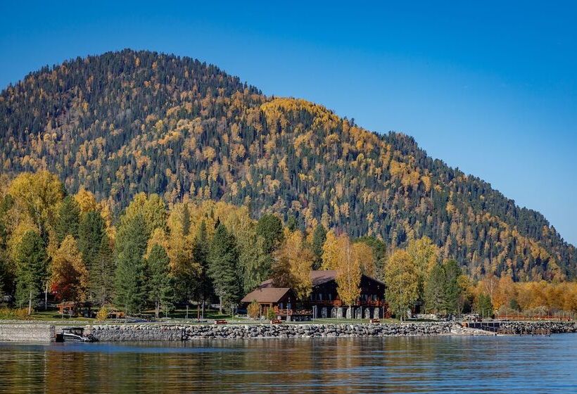 渡假胜地  Altay Village Teletskoe