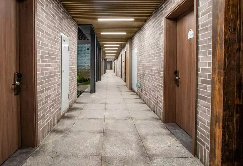 Hotelli Holiday Inn Express Guizhou Qinglong, An Ihg